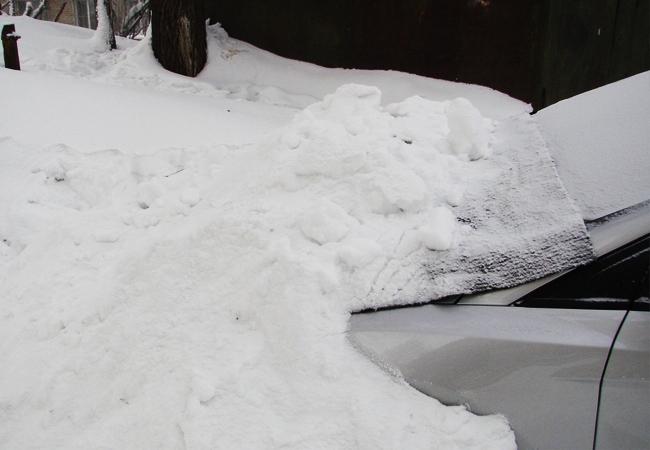 Як без проблем завести в мороз автомобіль? Принцип снігового чохла |
