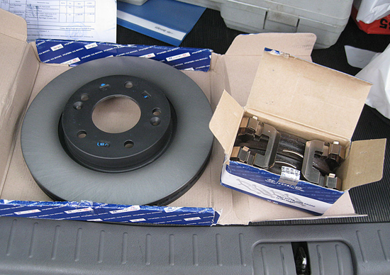 Заміна гальмівних колодок і гальмівних дисків на Hyundai Tucson своїми руками |