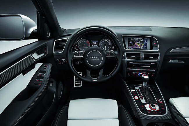 Огляд Audi SQ5 — витончений кросовер з задатками спорткара |