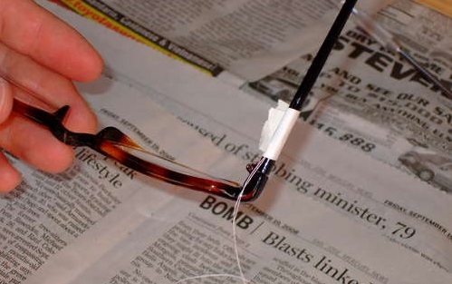 Як відремонтувати оправу для окулярів