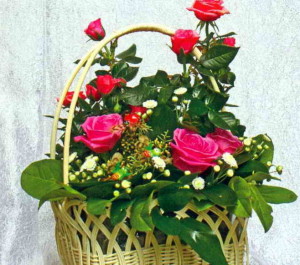Варіанти квіткових композицій в подарунок для жінки