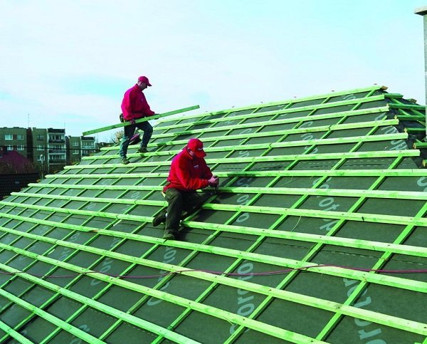 Решетування даху: типи покрівельного матеріалу і технологія виготовлення обрешітки для них