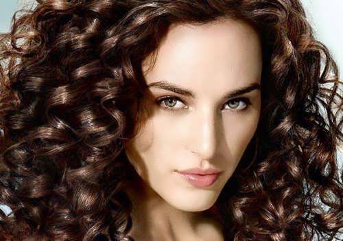 Красиві локони на середні волосся: 7 простих способів