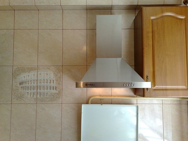 Вентиляція на кухні: два способи вирішити питання повітрообміну