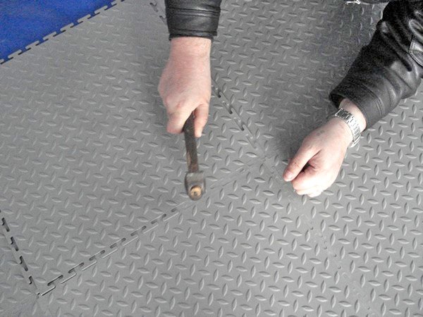 Підлога в гаражі: який вибрати основа і покриття