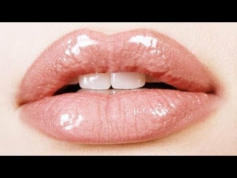 Збільшення губ за допомогою ковпачка: ефект Анджеліни Джолі