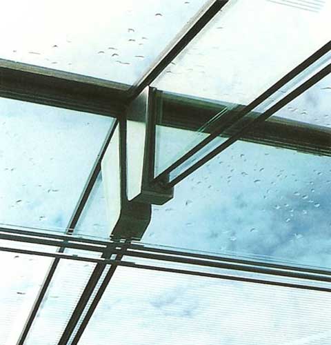 Скляний дах веранди: вибір склопакета, конструкція