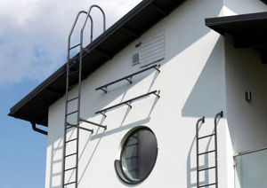Сходи для даху: враховуємо важливі нюанси при придбанні або виготовленні