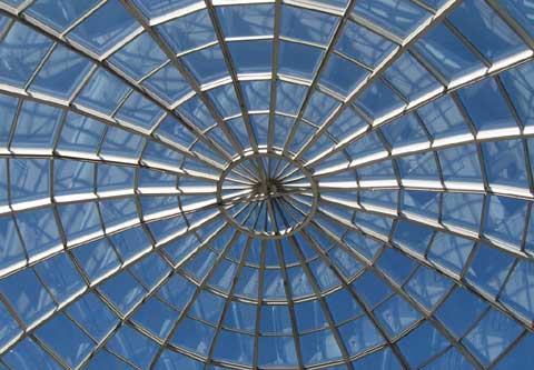 Скляний дах для тераси: форма скляний купол