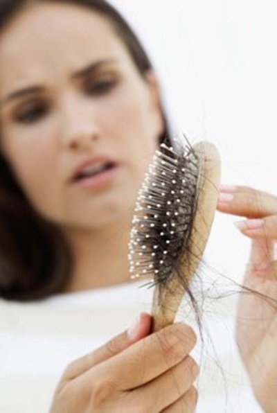 Як лікувати випадання волосся?