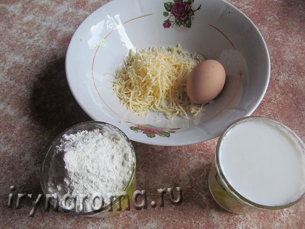 Пиріжки з сиром і черемшею.