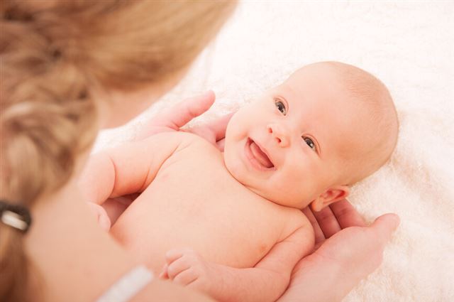 Гикавка у новонароджених, що робити? Причини і методи лікування.