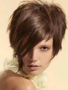 Модні короткі стрижки і зачіски для жінок