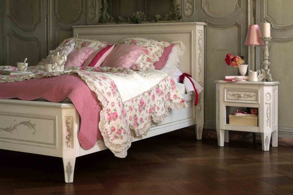 Спальня в стилі кантрі: особливості її інтерєру