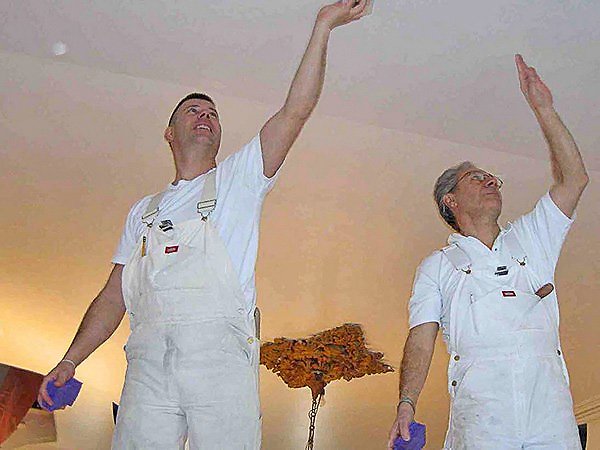 Побілка стелі своїми руками: особливості і способи нанесення