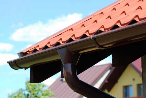 Ремонт даху з металочерепиці: аварійний, плановий, капітальний