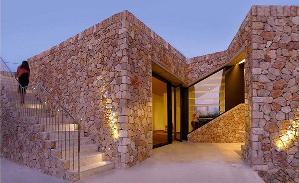 Камяні будинки: переваги та недоліки, особливості технології будівництва
