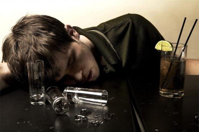 Лікування алкоголізму народними засобами в домашніх умовах