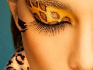 Леопардовий макіяж очей: нанесення під сукню з фото і відео