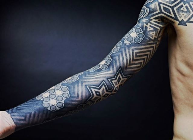 Татуювання на руці написи, особливості та різновиди
