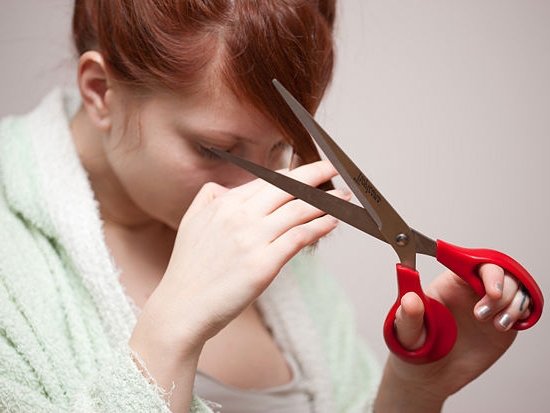 Як підстригти косу чубок: покрокова інструкція для будинку