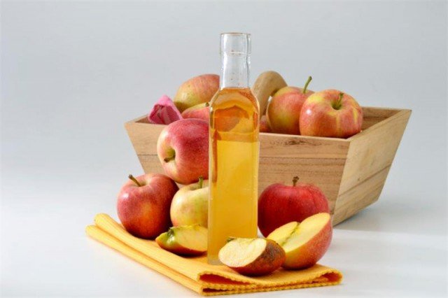 Яблучний оцет при варикозі: проста і ефективна терапія