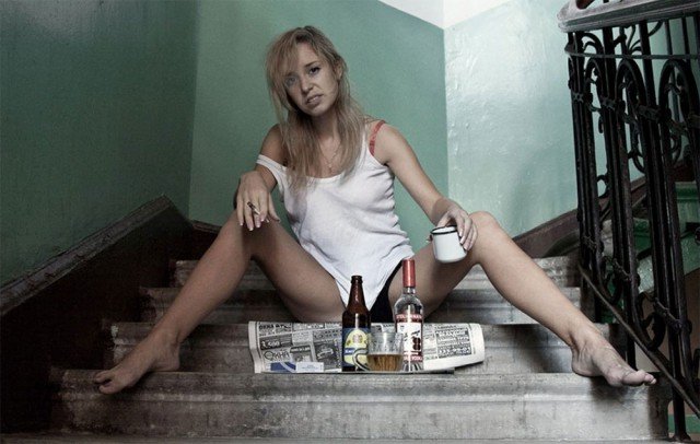 Ознаки алкоголізму у жінок: їх прояви і перебіг