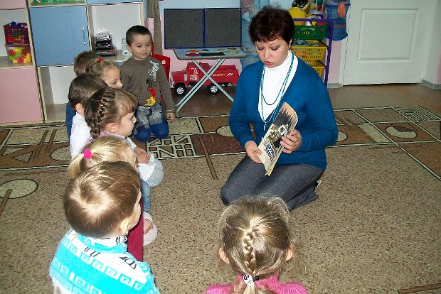 Читання російської народної казки «Зимовище звірів» в старшій групі дитячого садка