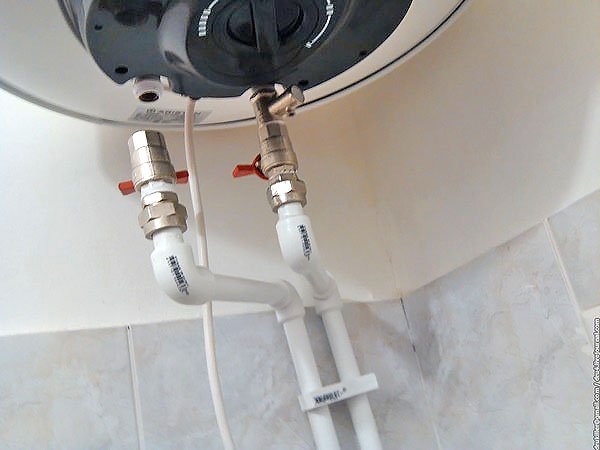Підключення бойлера: особливості приєднання до різних типів водопроводу
