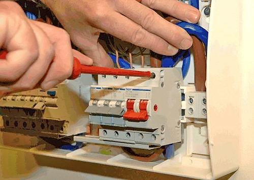 Як зібрати електрощиток своїми руками: необхідне обладнання і процес монтажу