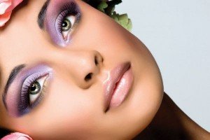 Фіолетовий макіяж очей: підбираємо тіні і тон покроково з фото