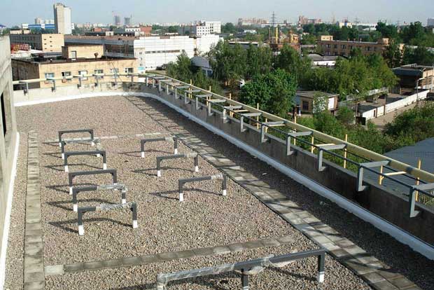 Технологія укладання мембранної покрівлі: баластна, механічне кріплення