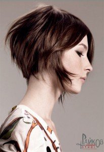 Модні короткі стрижки і зачіски для жінок