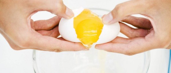 Яйце (жовток) для волосся