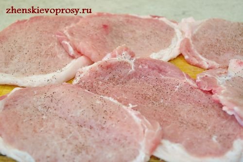 Як приготувати мясні пальчики з свинини з чорносливом?