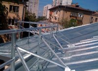 Види покрівельних огорож: особливості монтажу, матеріали