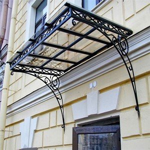 Навіс над ганком своїми руками: як зробити, види конструкцій