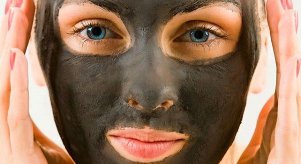 Найкраща маска від чорних крапок: сода, желатин або яєчний білок?