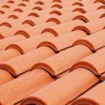Чим крити дах деревяного будинку: визначаємося з покрівельним матеріалом