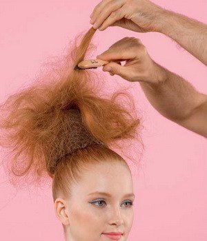 Зачіски на випускний на середні волосся: 15 варіантів