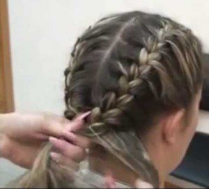 Які зачіски придумати для дівчинки в дитячий сад на кожен день