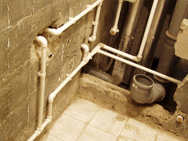 Заміна труб у ванній: етапи і тонкощі виконання робіт