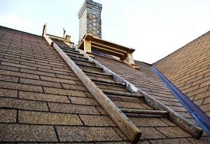 Сходи для даху: враховуємо важливі нюанси при придбанні або виготовленні
