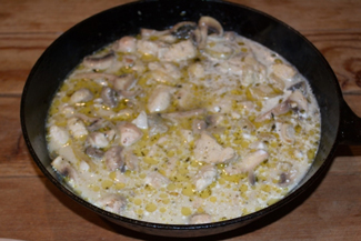 Куряче філе з грибами в сметанному соусі, фото рецепт