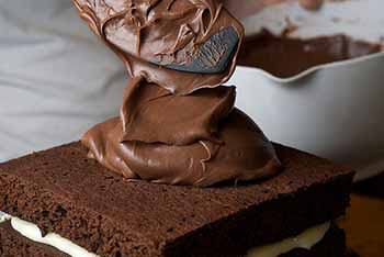 Шоколадний крем для торта