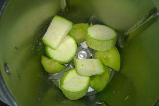 Зелений, вітамінний коктейль з цукіні, фото рецепт