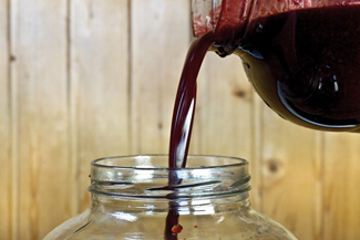 Домашнє вино з смородини, фото рецепт