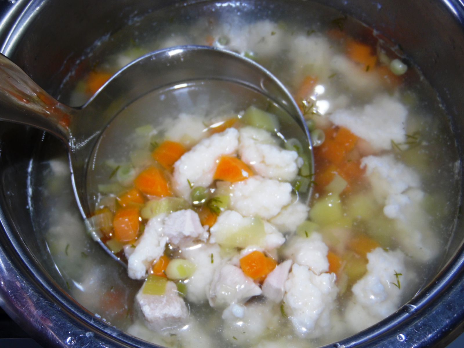 Дитячий суп з заварними галушками, фото рецепт