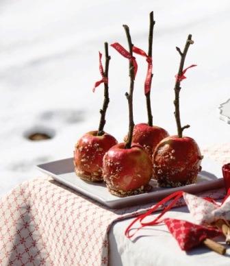 Яблука в карамелі: рецепт новорічних солодощів