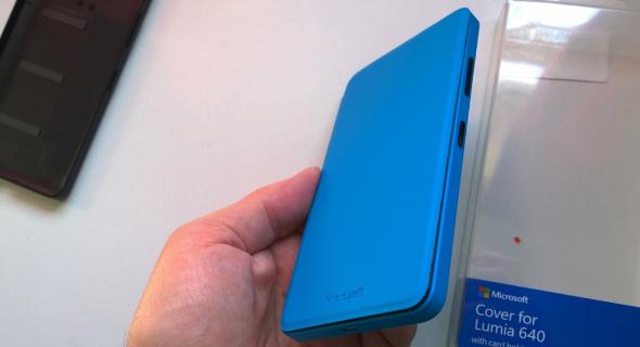Чохол для Microsoft Lumia 640. Огляд фірмового аксесуара